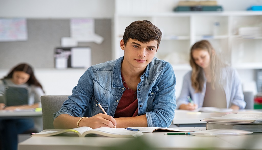 Multiplica tus oportunidades con nuestro Doble Grado Multiplica tus oportunidades con nuestro Doble Grado