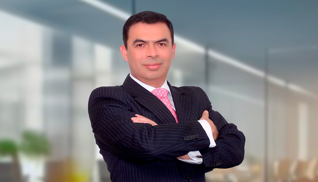 Dr. Oswaldo Clemente Peláes León Dr. Oswaldo Clemente Peláes León